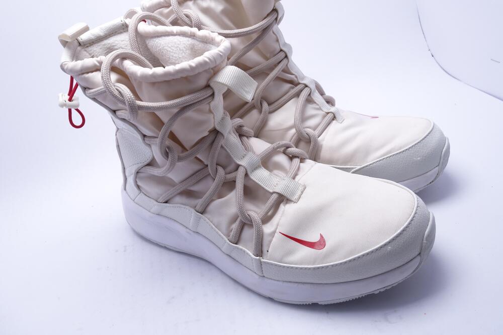 Nike Snow Boots Womens Size 9 White Insulated Winter Mid Calf AO0355-005